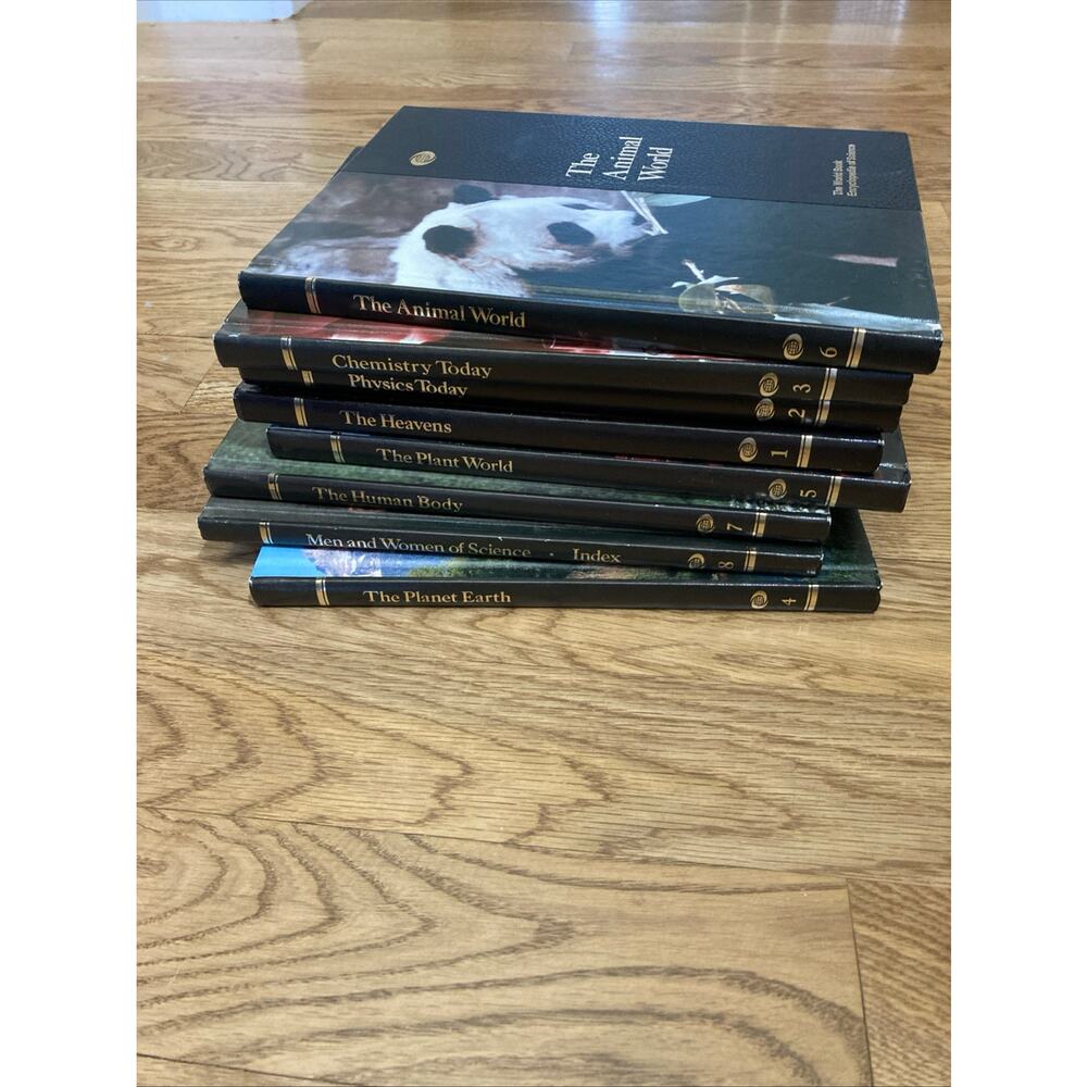 The world book encyclopedia of science lot of 8 books